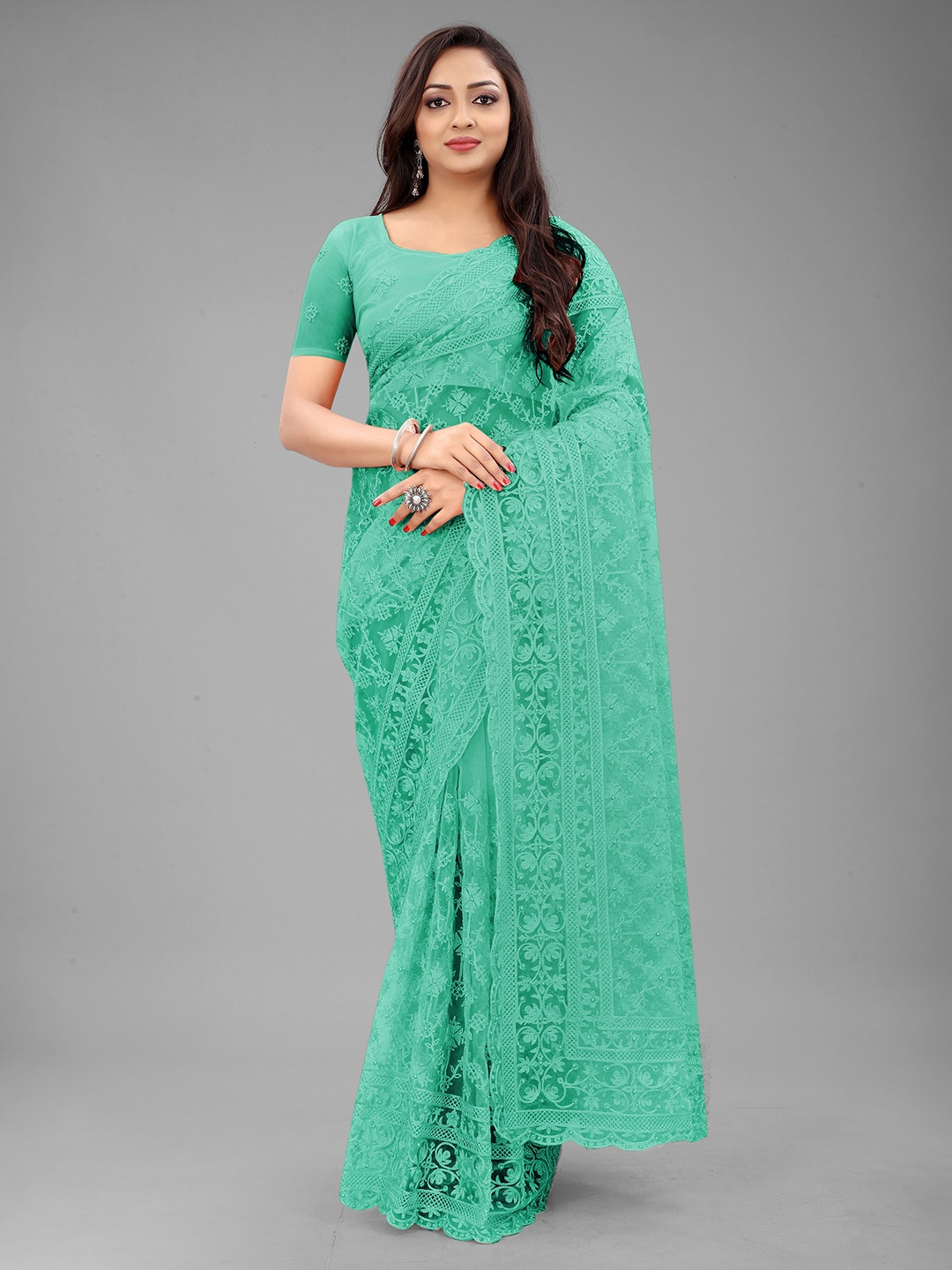 

NOISE Floral Embroidered Net Saree, Green