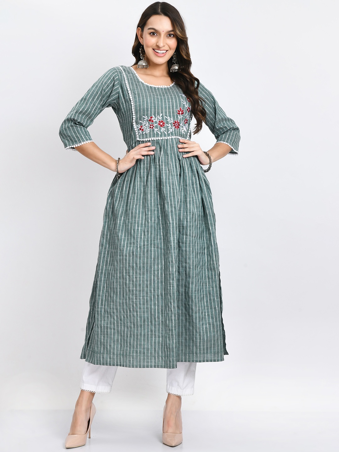 

AnjuShree Choice Checked Flared Sleeves Thread Work Anarkali Kurta, Green