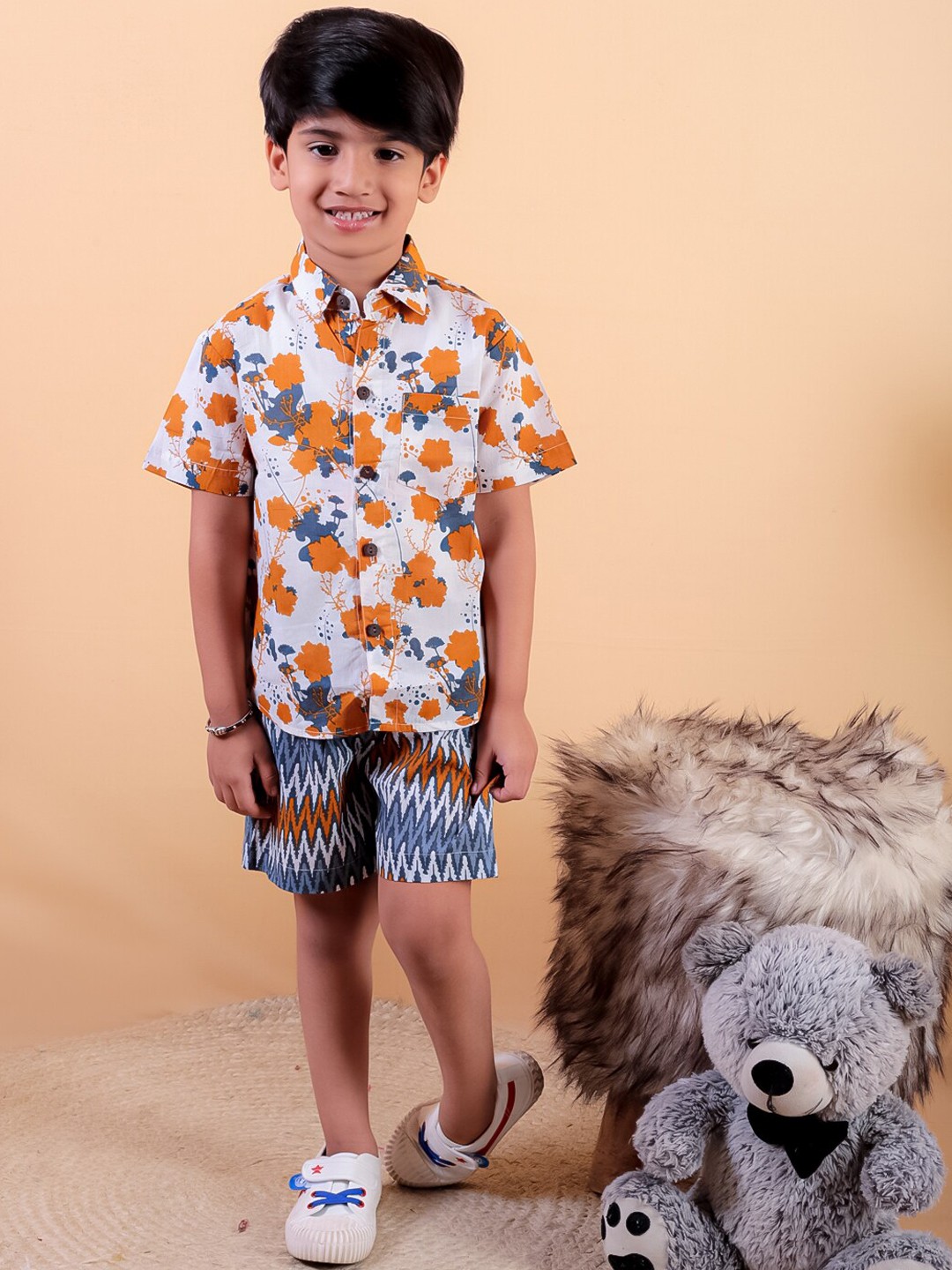 

UNBIND Printed Shirt With Shorts Co-Ords, White