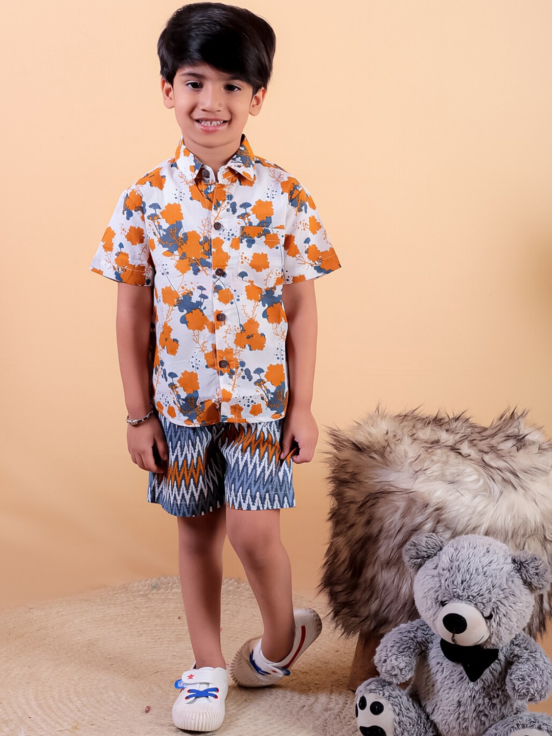 

UNBIND Boys Printed Cotton Shirt with Shorts, Orange