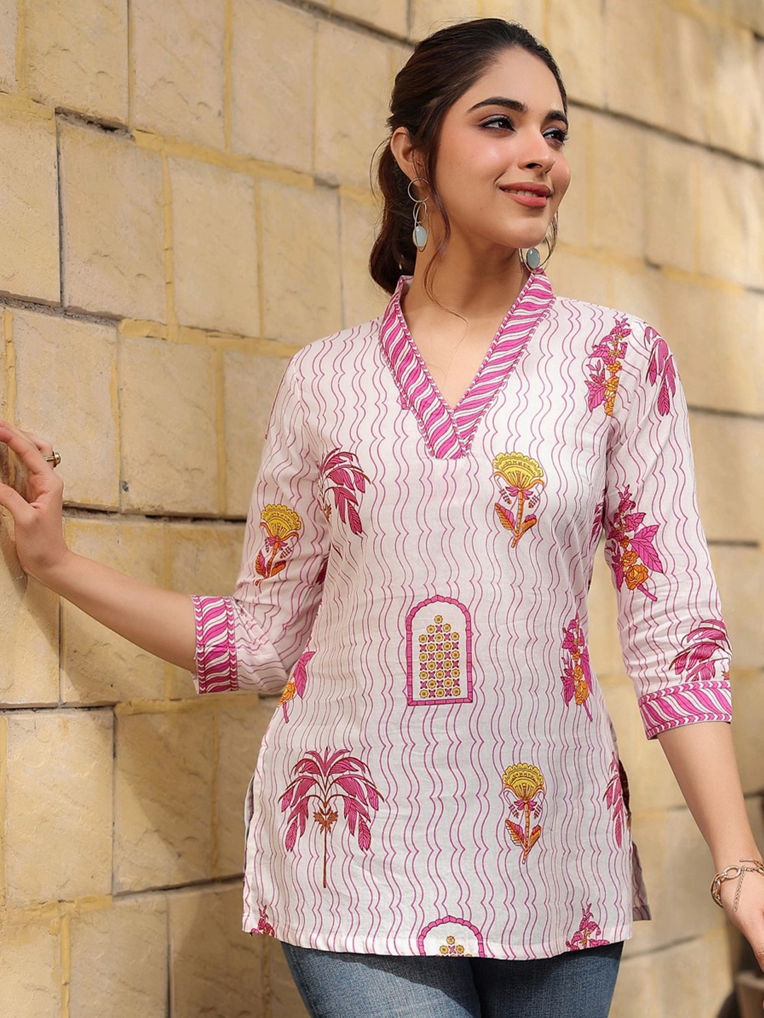 

Rain & Rainbow Women Ethnic Motifs Printed V-Neck Kurti, White