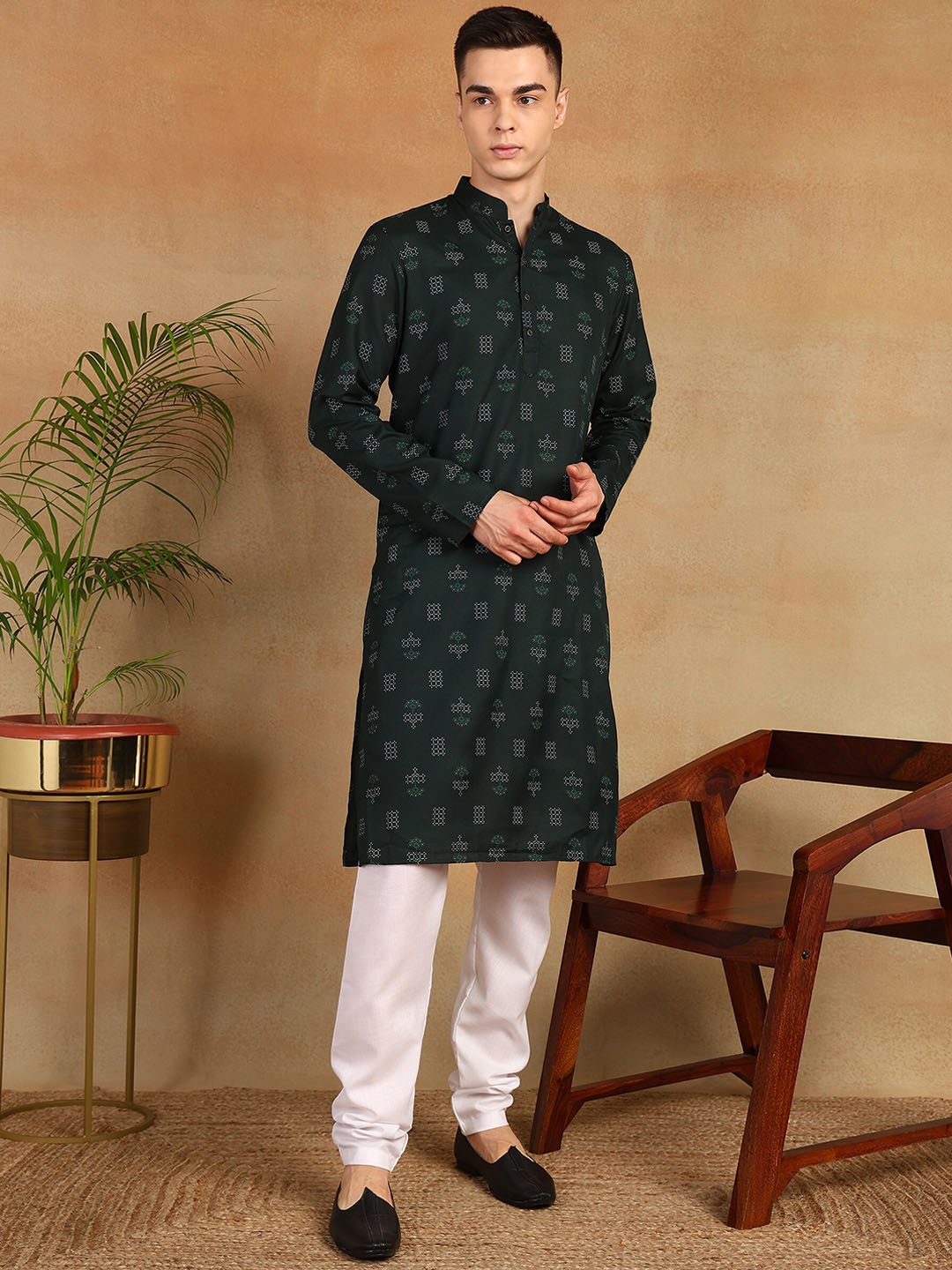 

Anouk Green Ethnic Motifs Printed Mandarin Collar Regular Straight Kurta With Pyjama