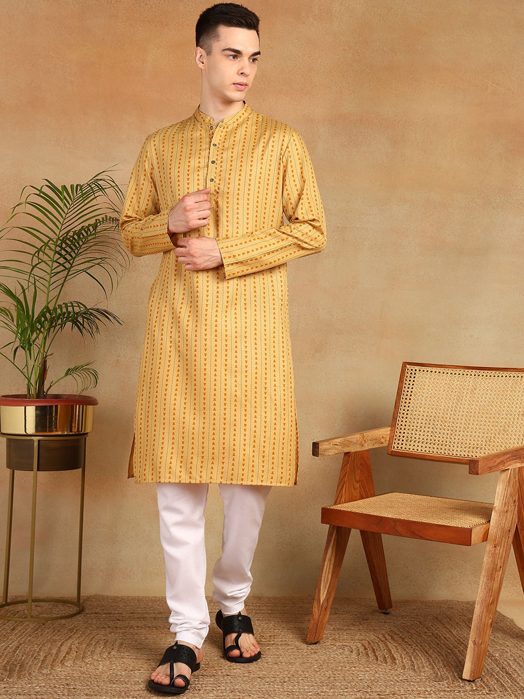 

Anouk Striped Kurta With Pyjama, Yellow