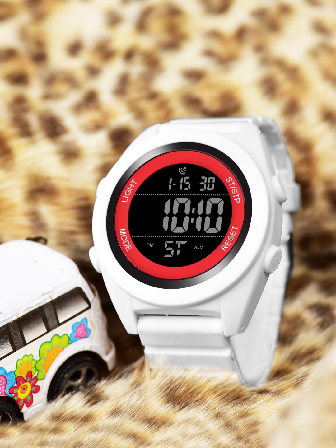 

Fantasy World Unisex Kids Patterned Dial & Straps Digital Watch FW24-Sport-007-GD, Gold