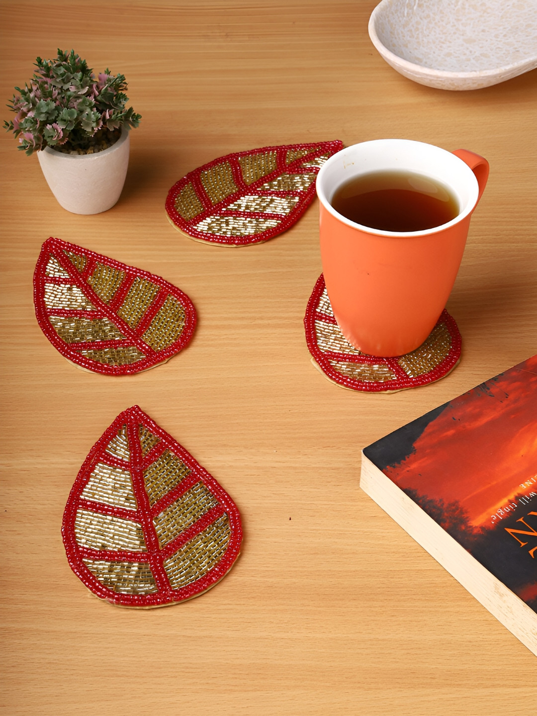 

AIVIK 4 Pcs Gold & White Edge Embillished Beaded Coasters