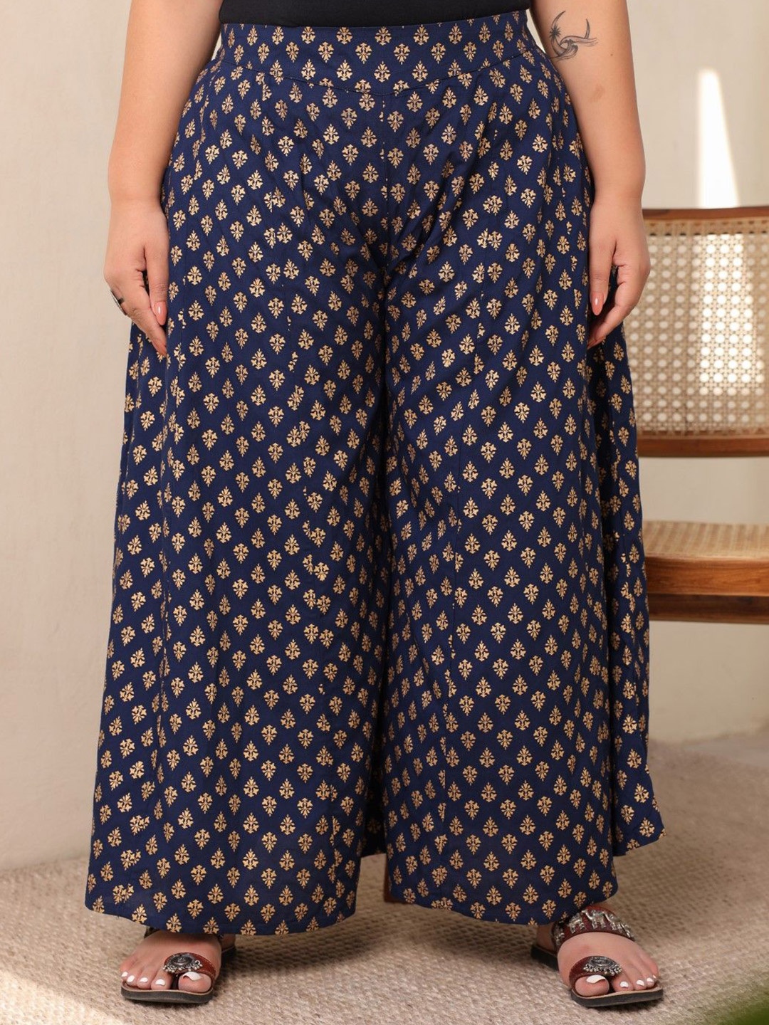 

Juniper Women Floral Printed Flared Palazzos, Navy blue