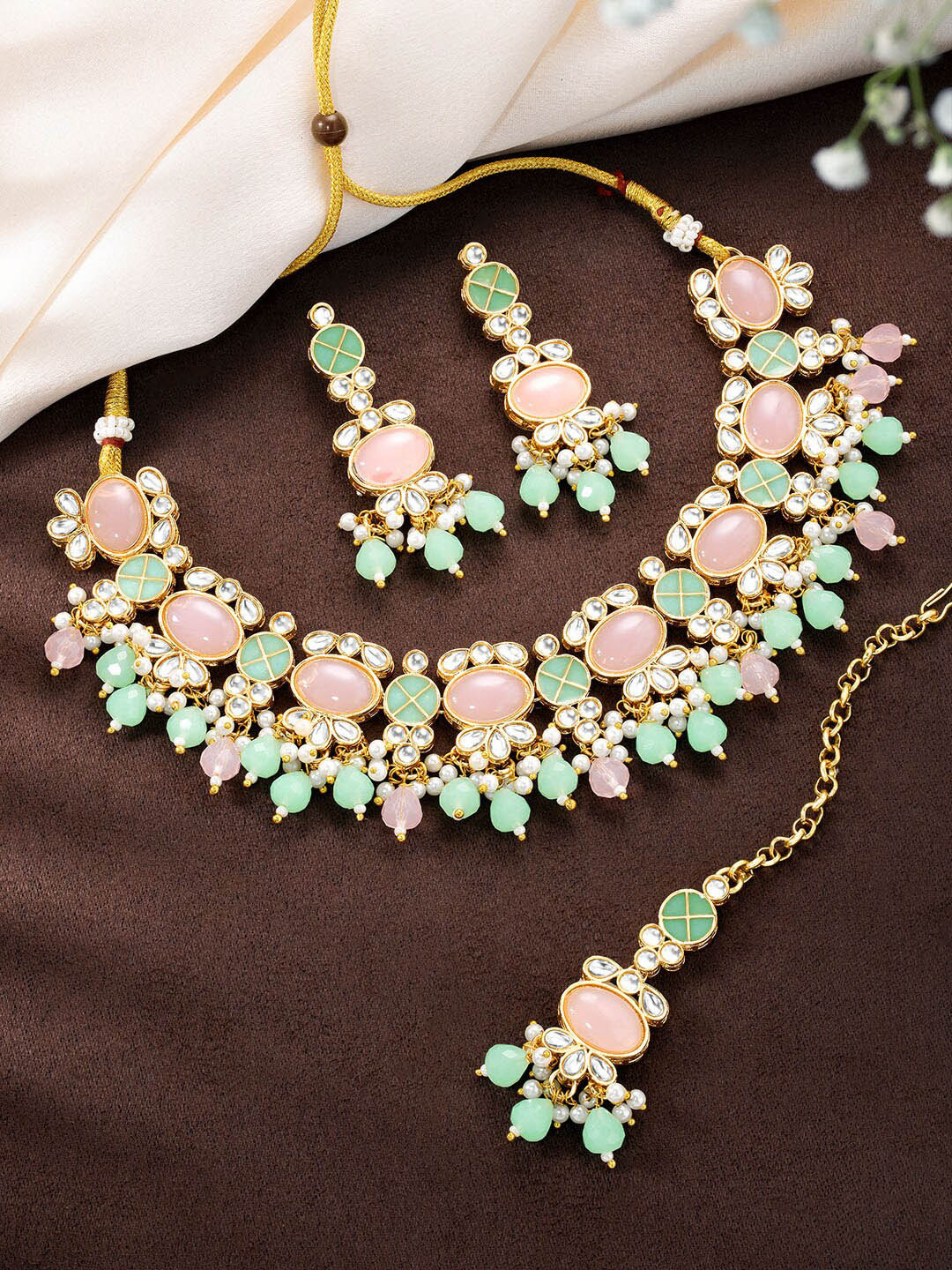 

Peora Gold-Plated Artificial Stones and Beads Jewellery Set