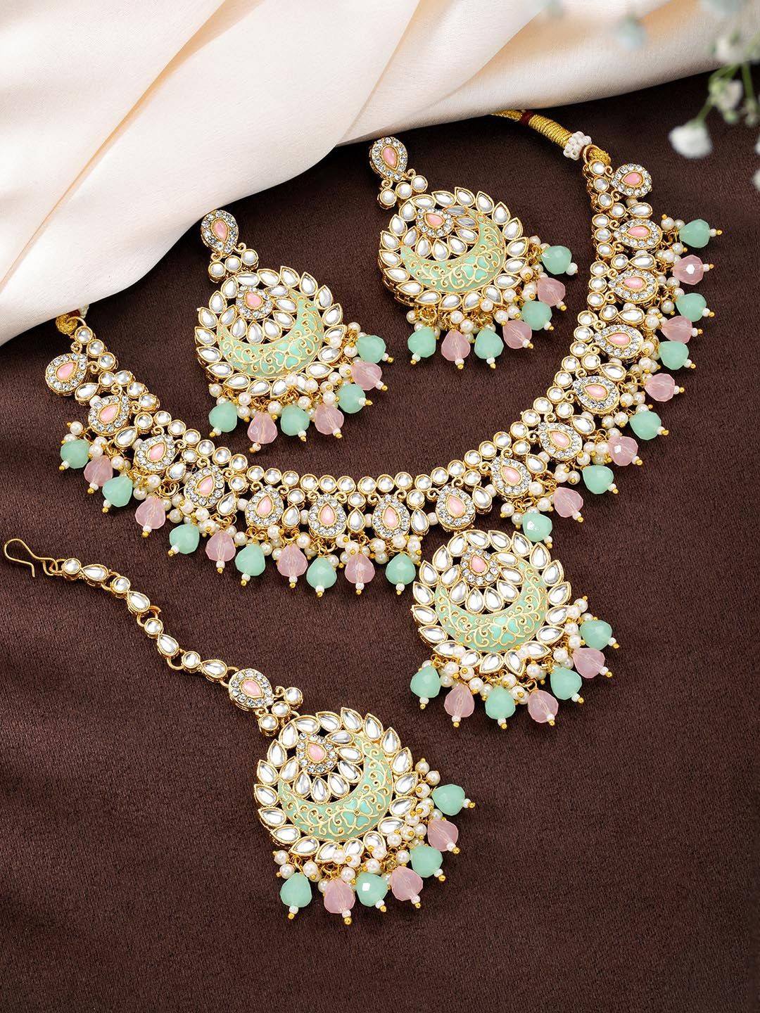 

Peora Gold-Plated Artificial Stones and Beads Jewellery Set