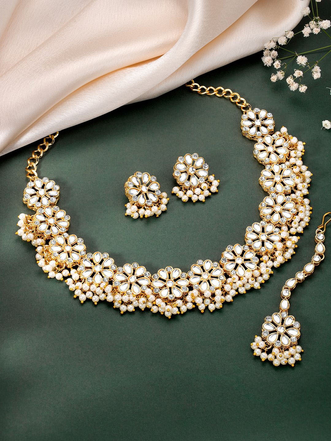 

Peora Gold-Plated Stone-Studded & Beaded Jewellery Set