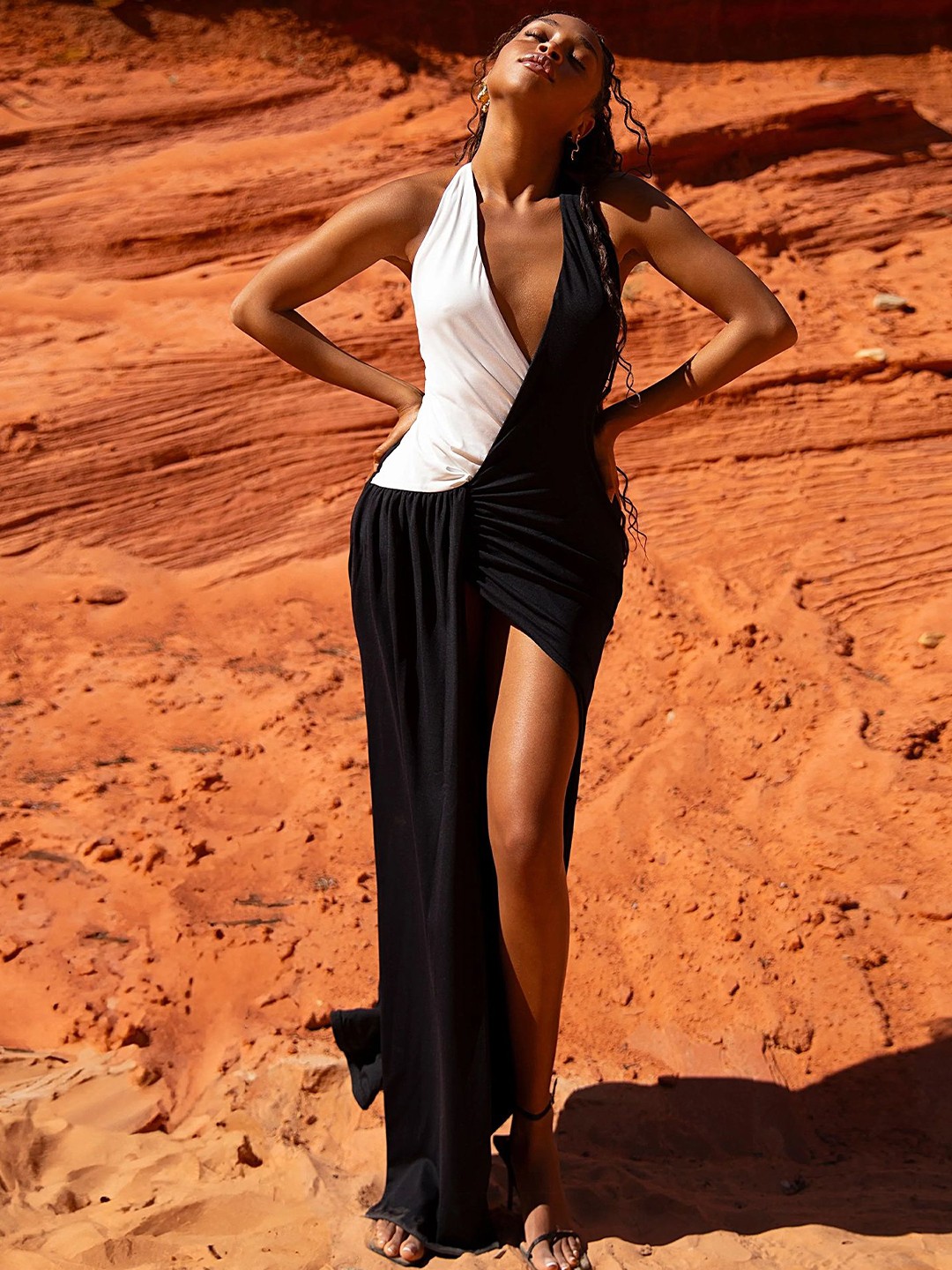 

LULU & SKY Women Colourblock Black Halter Dress