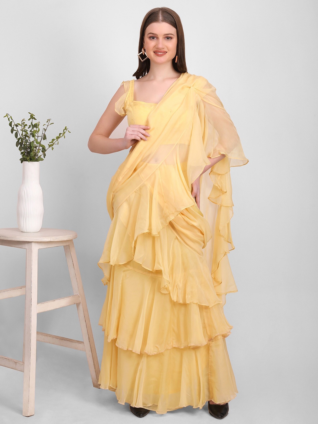 

GENDAFOOL Pure Georgette Saree, Yellow