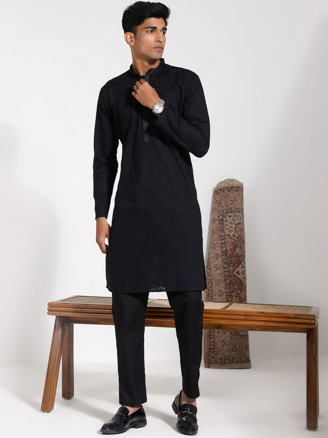 

VASTRAMAY Floral Embroidered Mandarin Collar Long Sleeves Thread Work Kurta with Pyjamas, Black