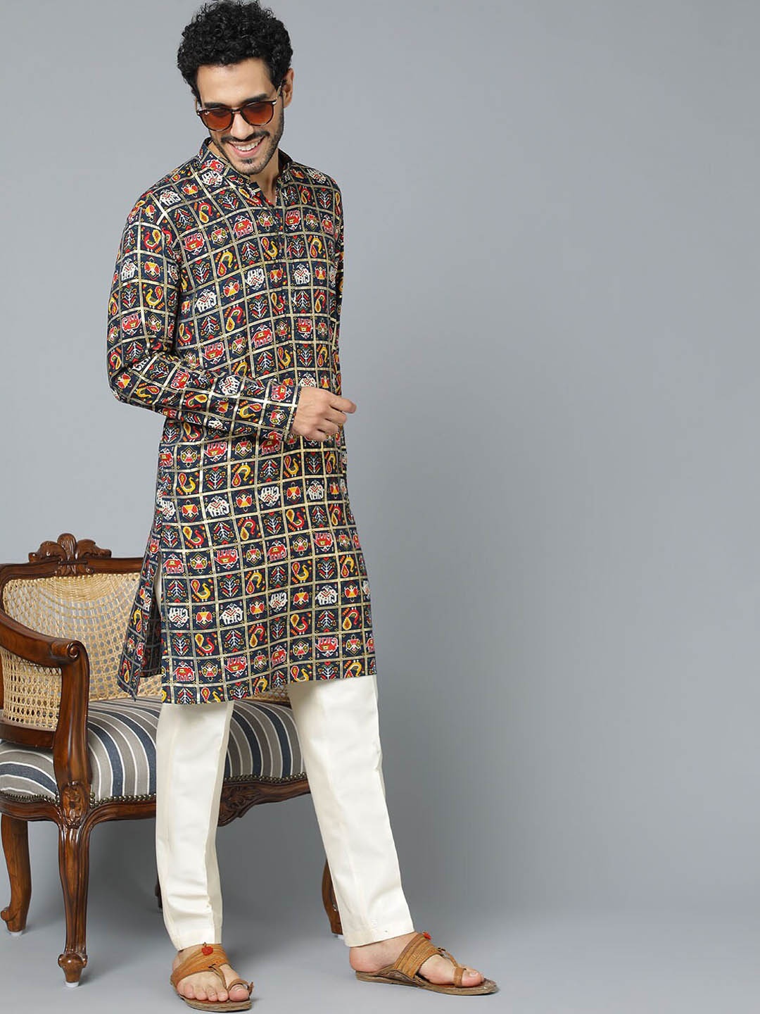 

VASTRAMAY Ethnic Motifs Printed Straight Kurta With Pyjama, Navy blue
