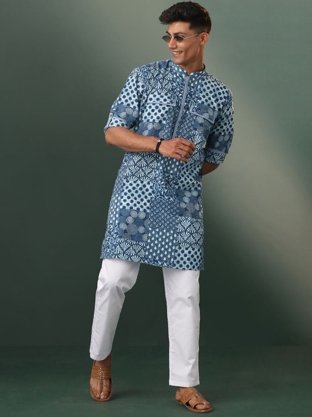 

VASTRAMAY Floral Printed Kantha Work Straight Kurta With Trousers, Blue