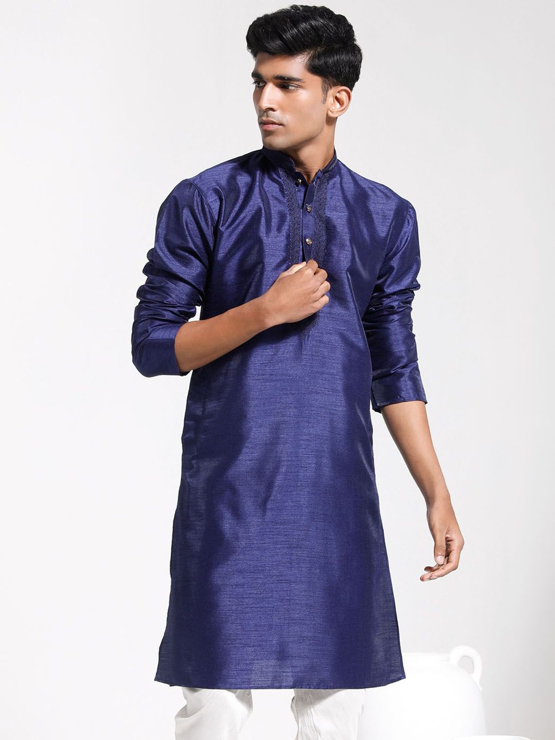 

VASTRAMAY Mandarin Collar Straight Kurta, Navy blue