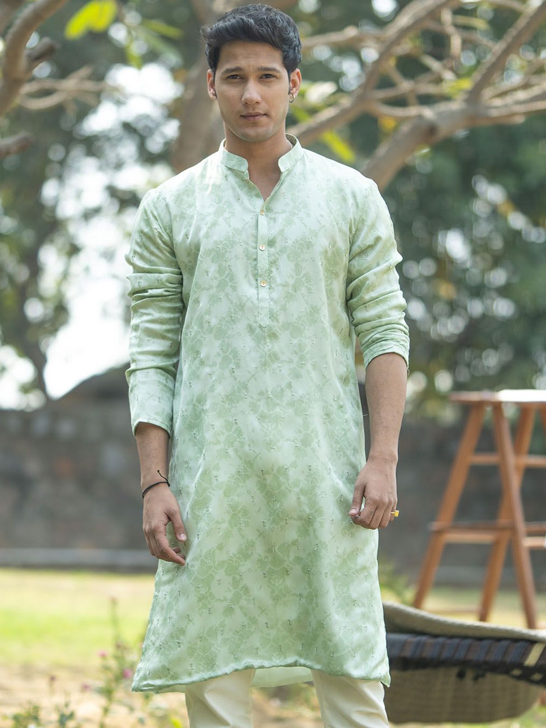 

VASTRAMAY Floral Printed Mandarin Collar Straight Kurta, Green