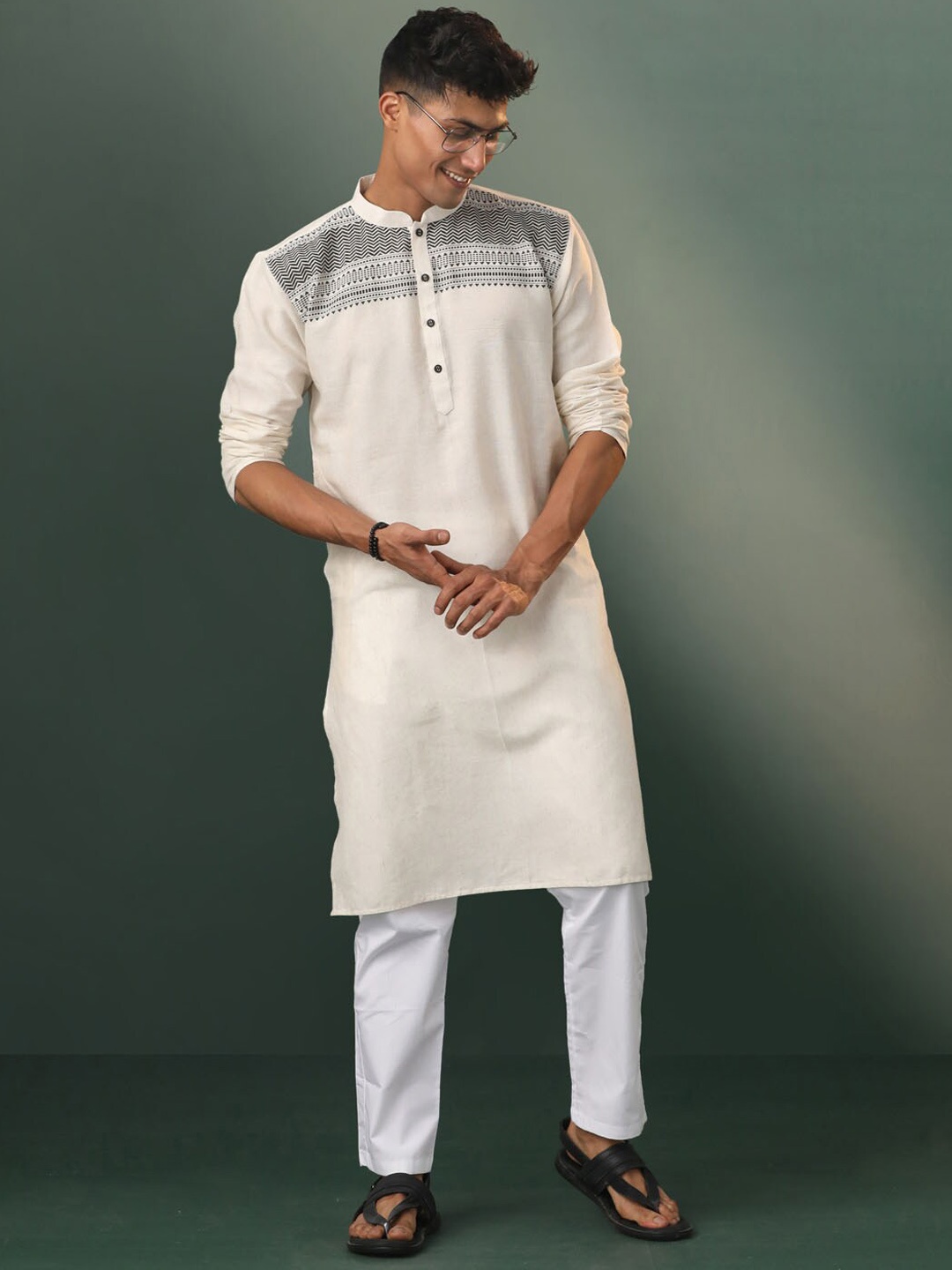 

VASTRAMAY Geometric Yoke Design Pure Cotton Straight Kurta With Pyjama, Cream
