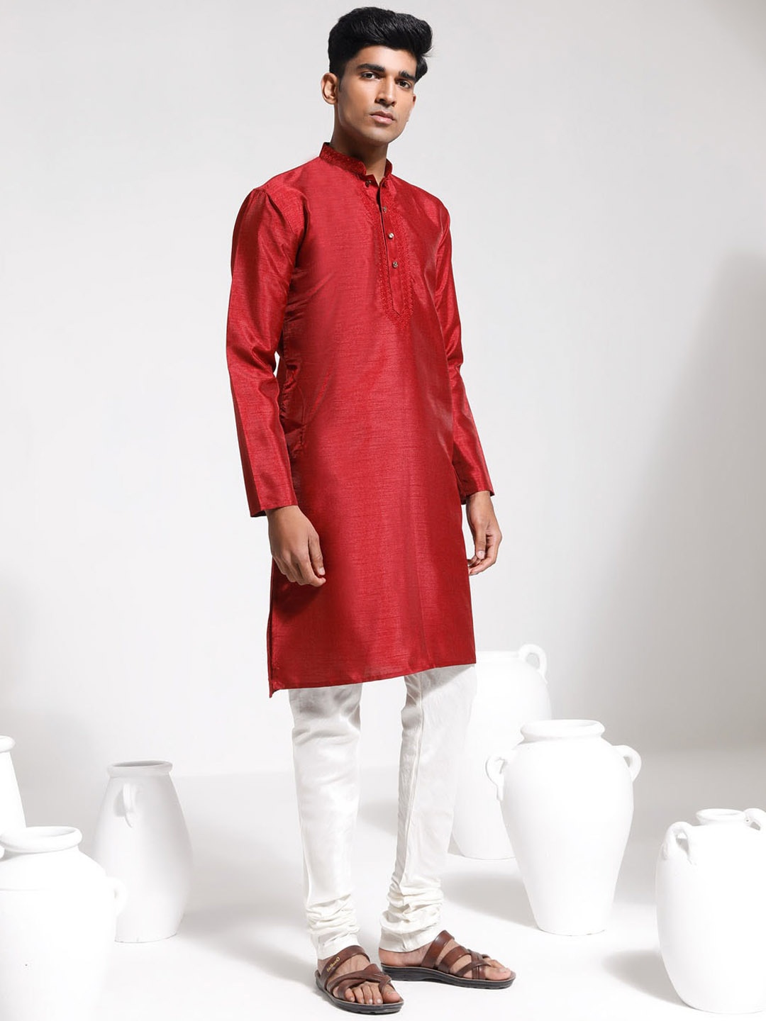 

VASTRAMAY Men Floral Yoke Design Thread Work Kurta with Churidar, Maroon