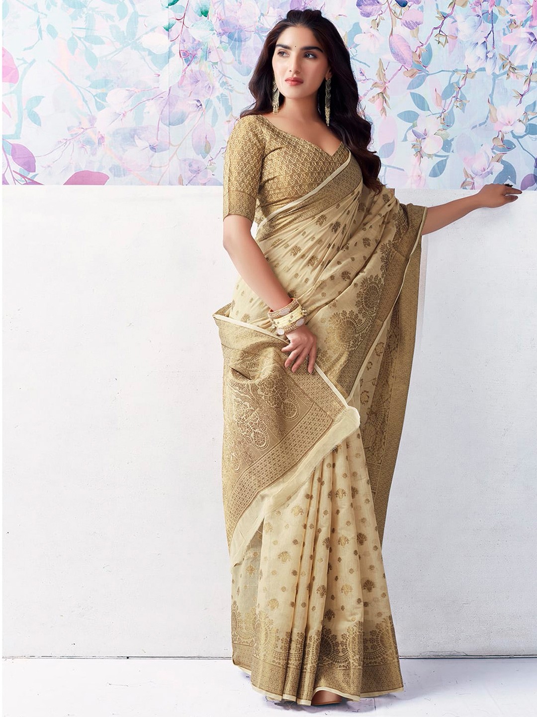 

Satrani Woven Design Zari Silk Cotton Banarasi Saree, Beige