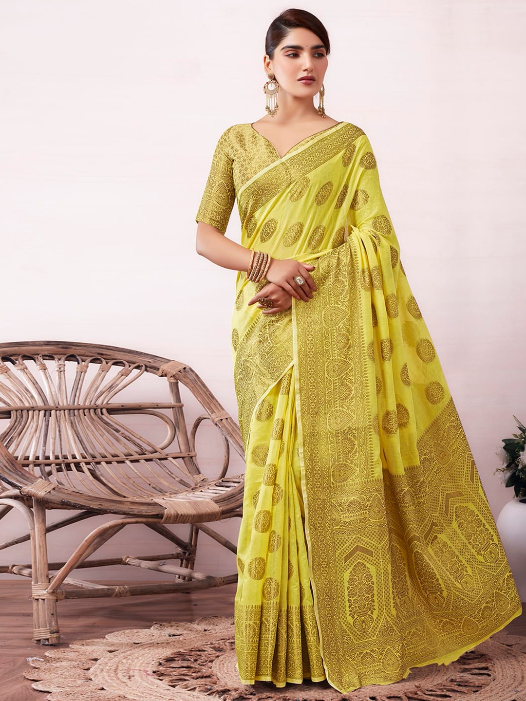 

Satrani Woven Design Zari Silk Cotton Banarasi Saree With Blouse Piece, Yellow