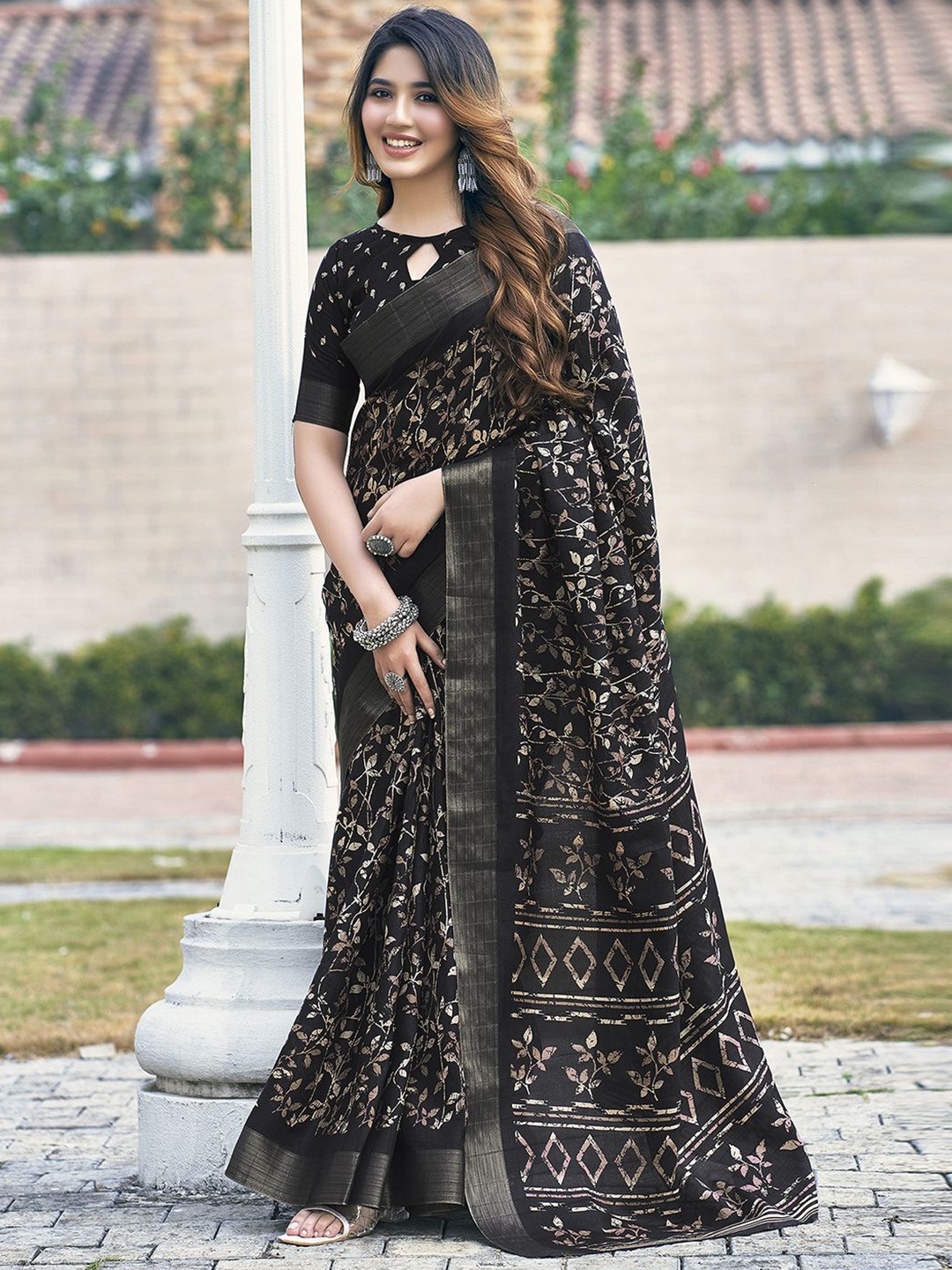

Satrani Floral Zari Silk Blend Saree, Black