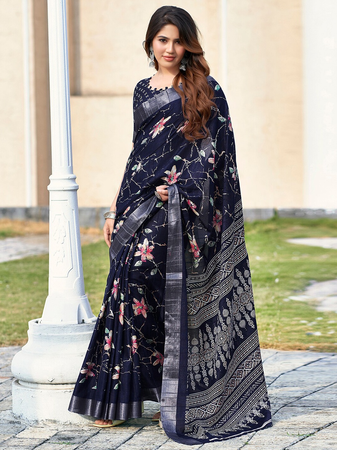 

Satrani Floral Zari Silk Blend Saree, Navy blue