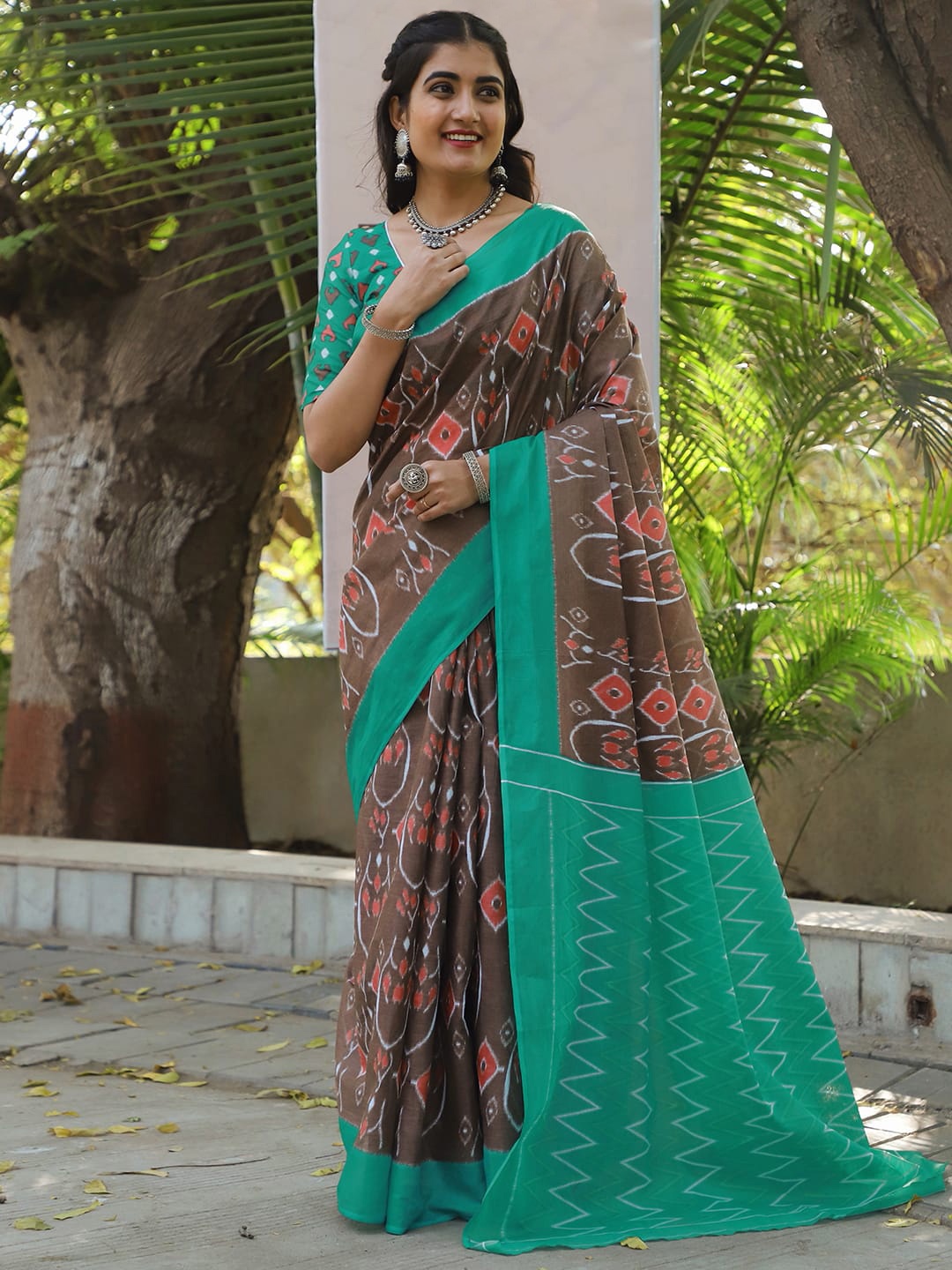 

Satrani Saree, Brown