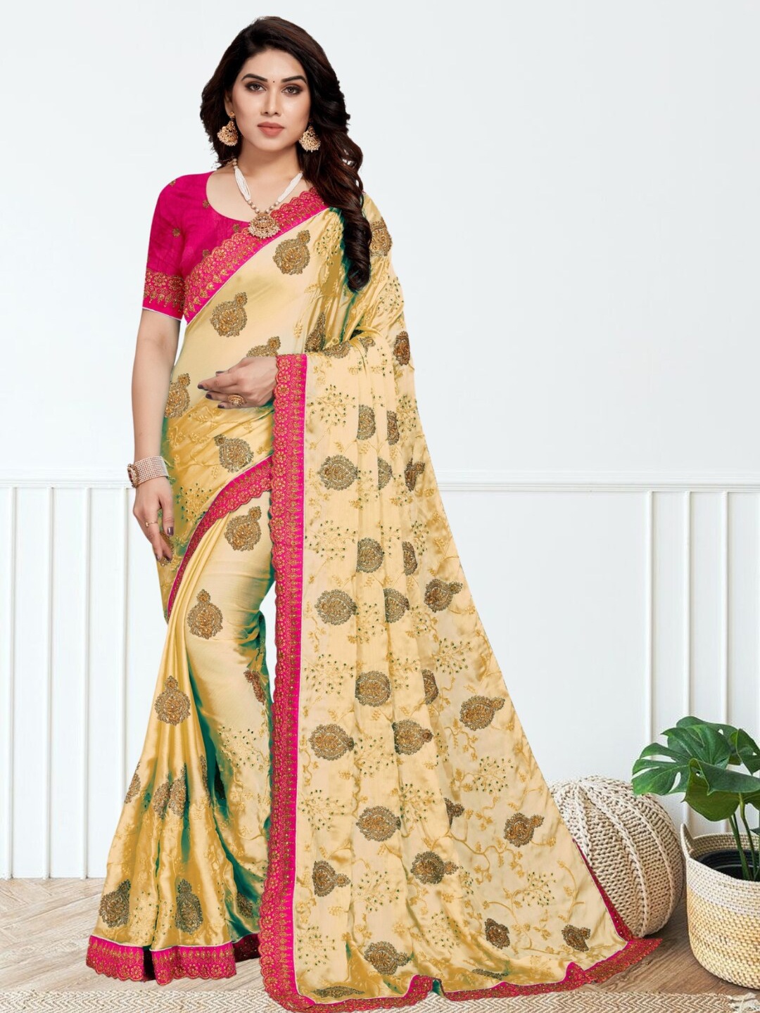 

Mitera Women Ethnic Motifs Embroidered Silk Blend Saree, Cream