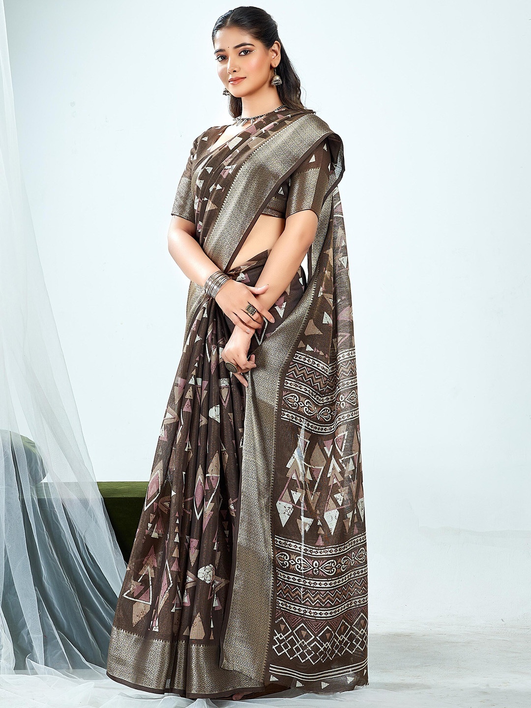 

VD PRINTS Zari Silk Cotton Saree, Coffee brown