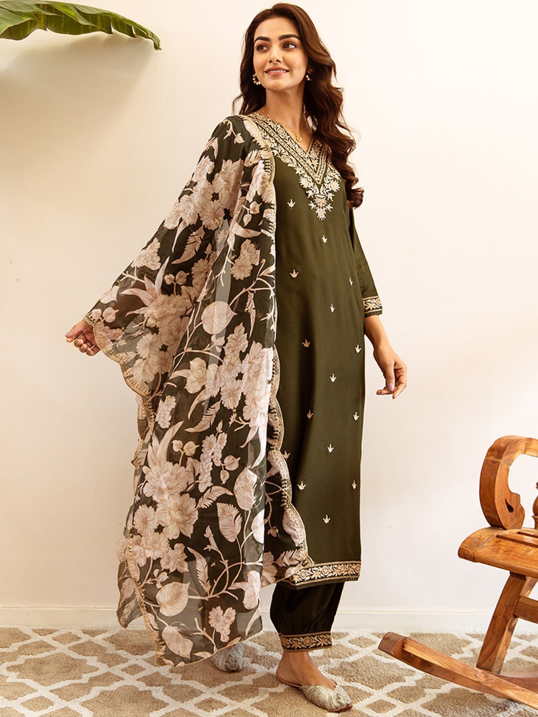 

Indo Era Ethnic Motifs Embroidered Regular Thread Work Kurta with Salwar & With Dupatta, Green