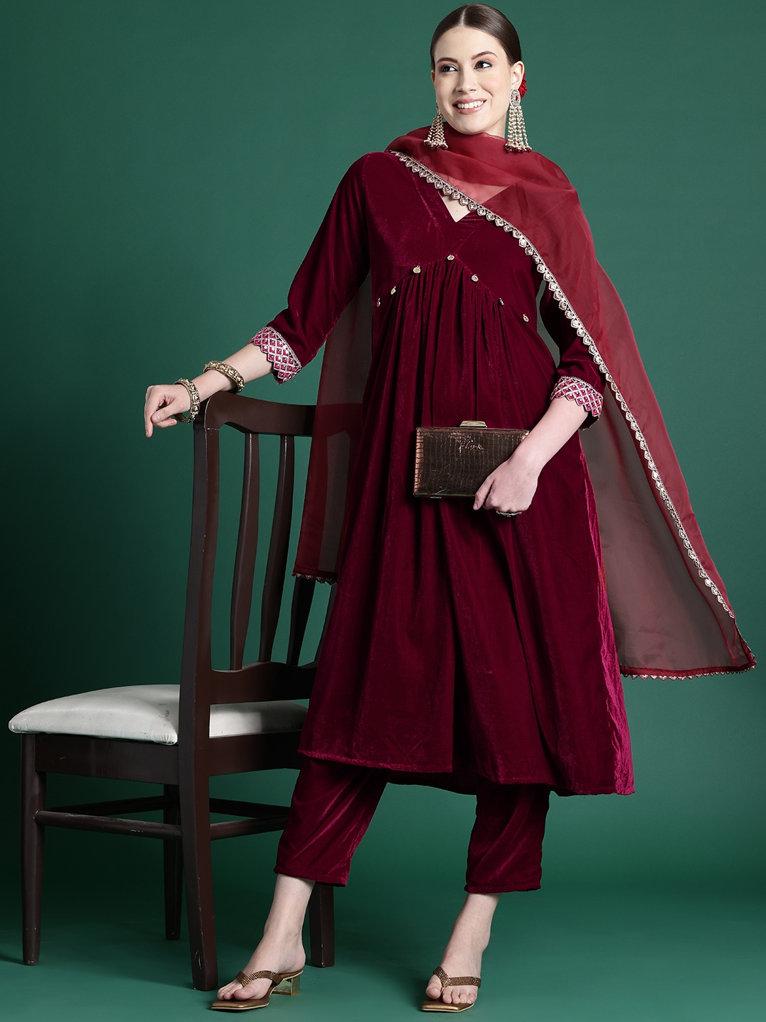

Indo Era Empire Velvet Kurta With Trousers & Dupatta, Maroon