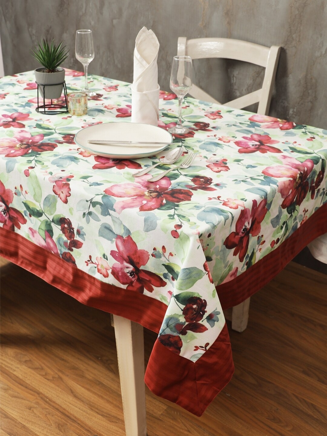 

Soumya Maroon Floral Printed 6-Seater Table Cover