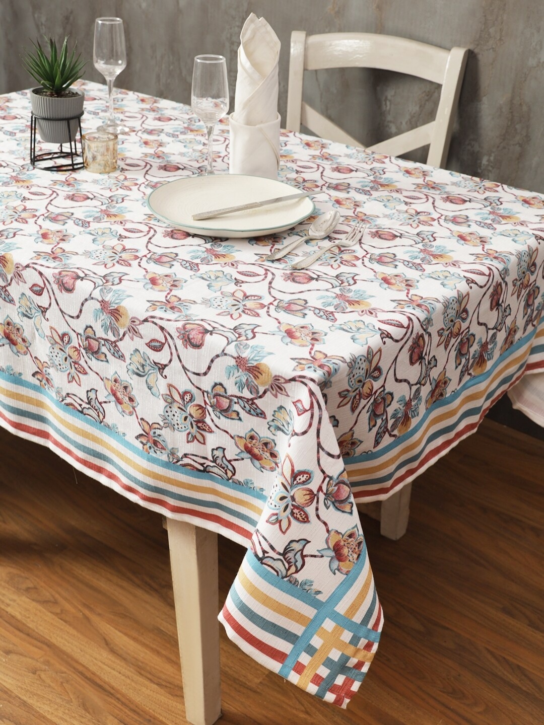 

Soumya Rust Floral Printed Cotton 6-Seater Table Cover