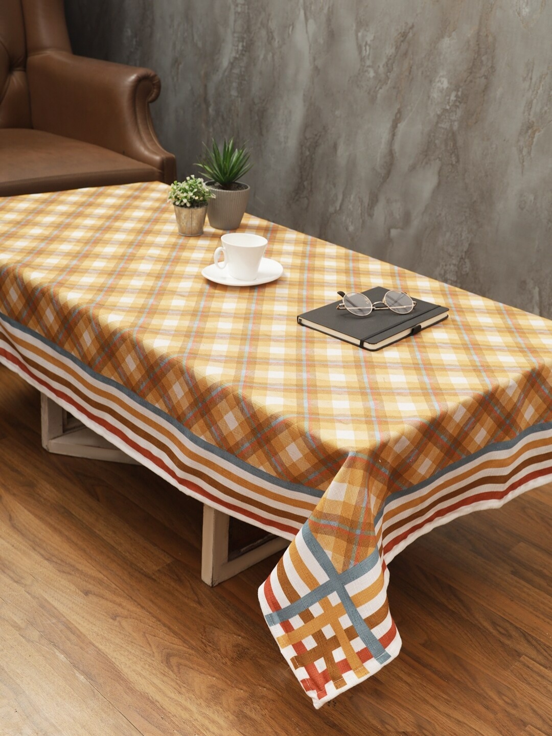 

Soumya White Geometric Printed 2-Seater Table Cover