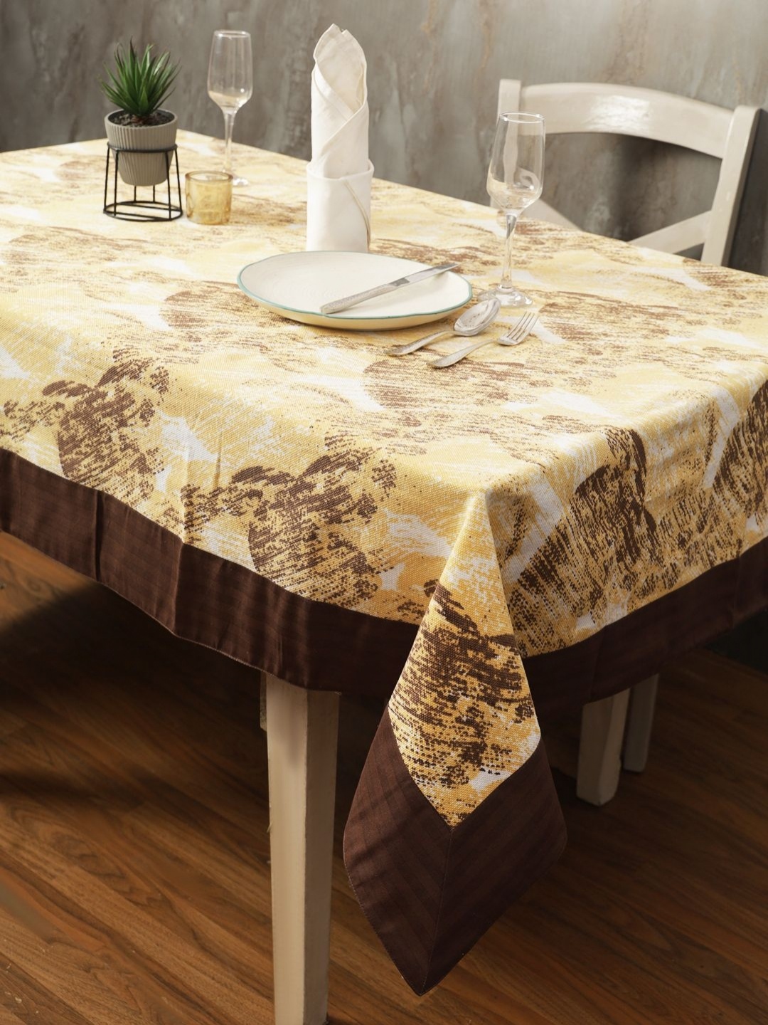 

Soumya Beige Printed 6-Seater Table Cover