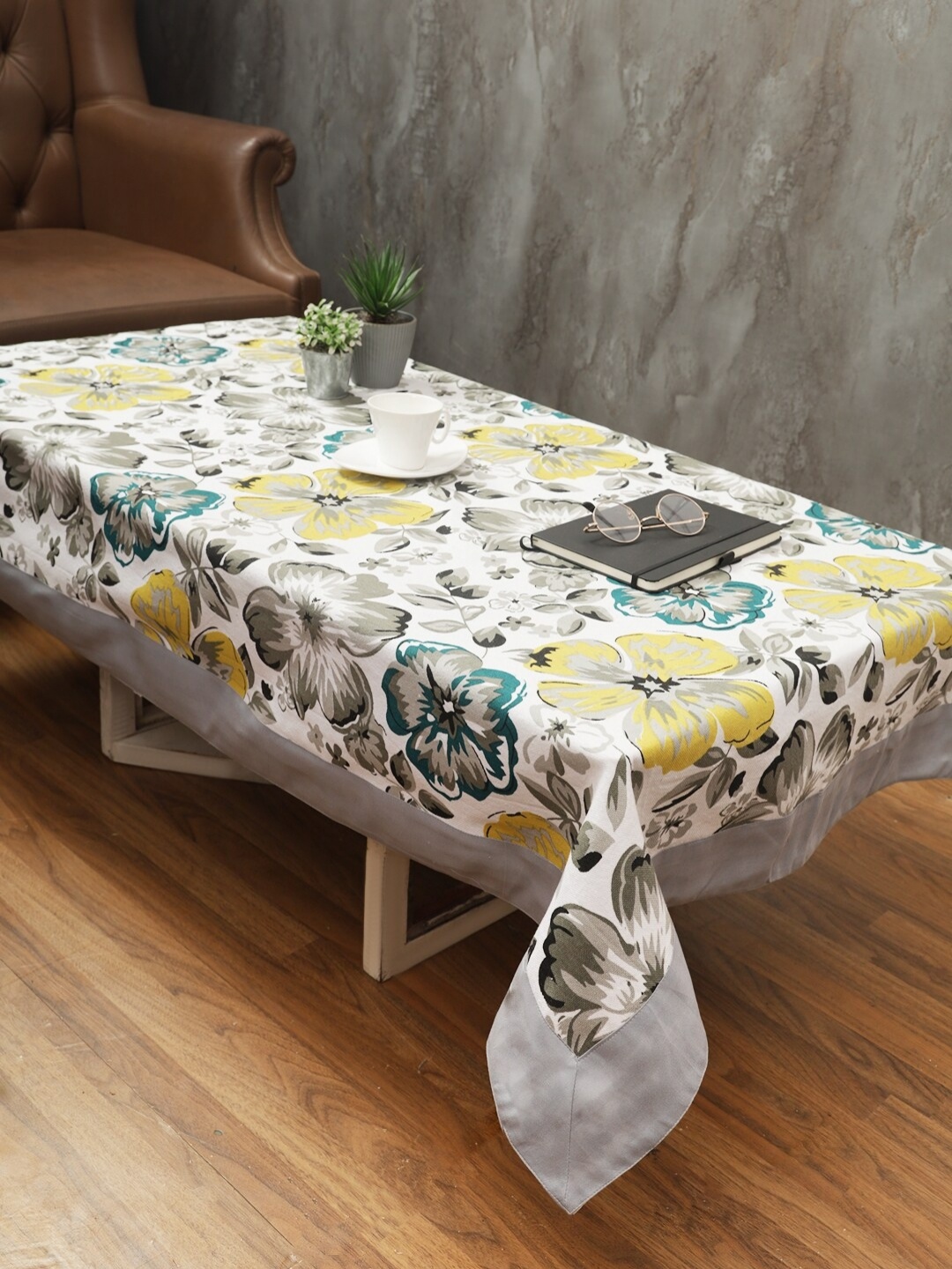 

Soumya White & Yellow Floral Printed Rectangle Cotton Table Cover
