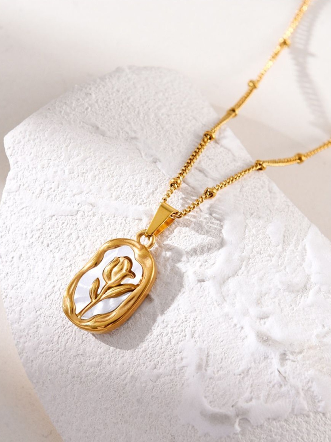 

EL REGALO Necklace, Gold