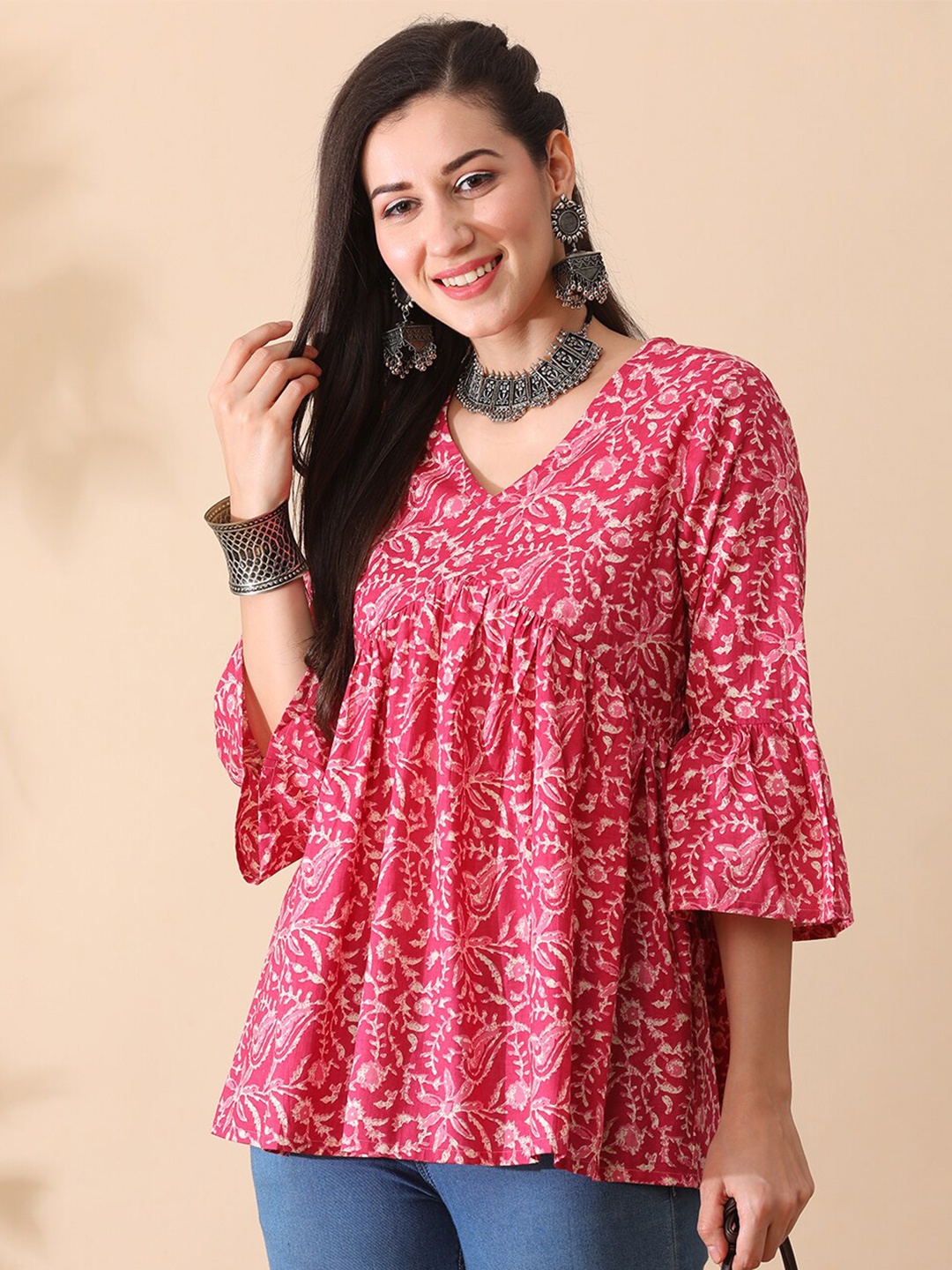 

Globus Printed V Neck A-Line Aliya Cut Gathered Tunic, Pink