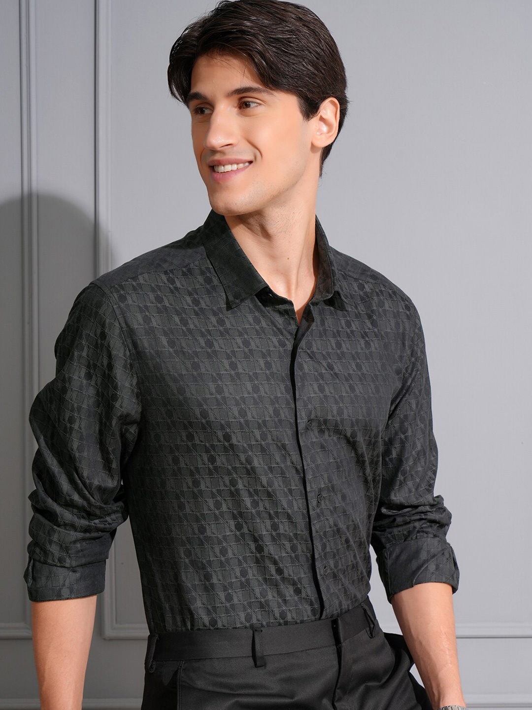 

LOCOMOTIVE Men Premium Jacquard Textured Occasion Shirt, Grey