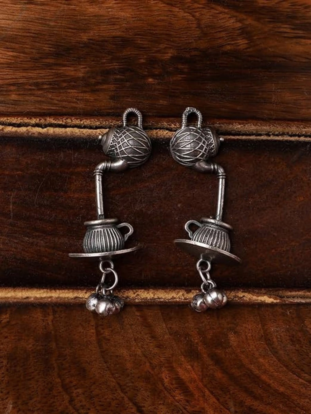

EL REGALO Contemporary Drop Earrings, Silver