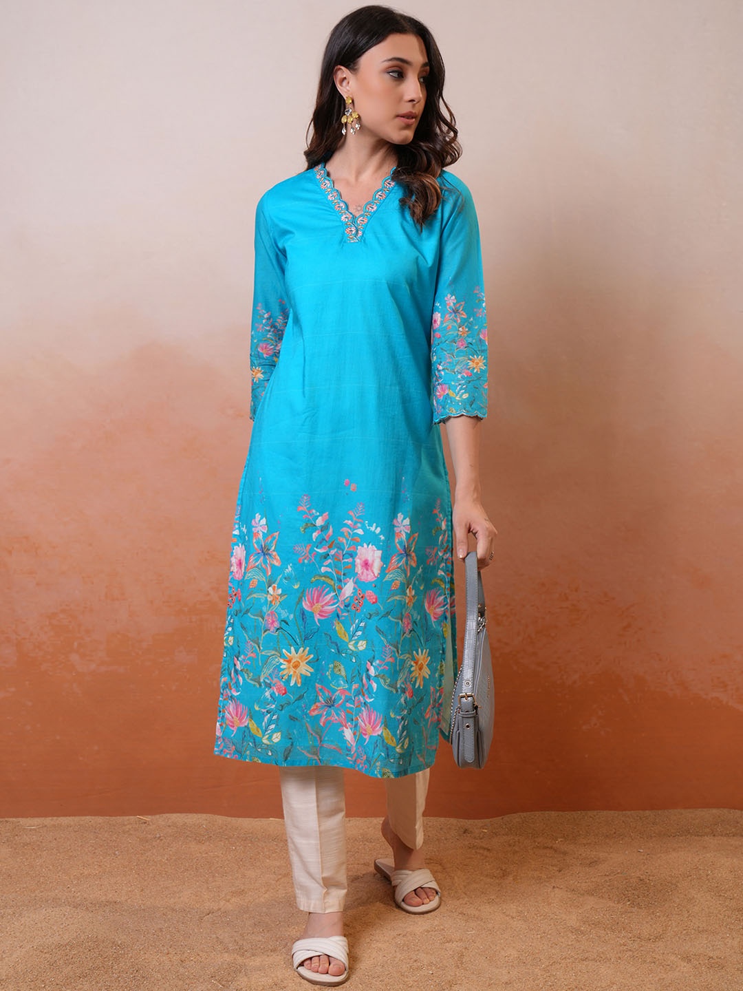 

Vishudh Sky Blue Floral Embroidered Thread Work Kurta