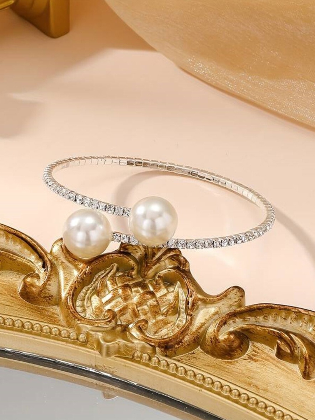 

EL REGALO Women Pearls Silver-Plated Kada Bracelet