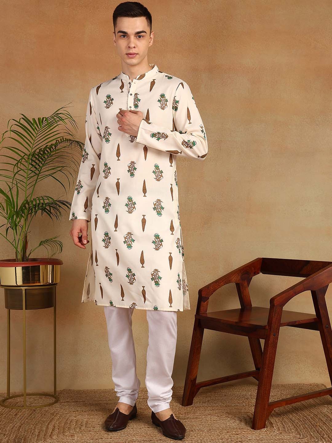 

Anouk Floral Printed Regular Kurta with Pyjamas, Cream