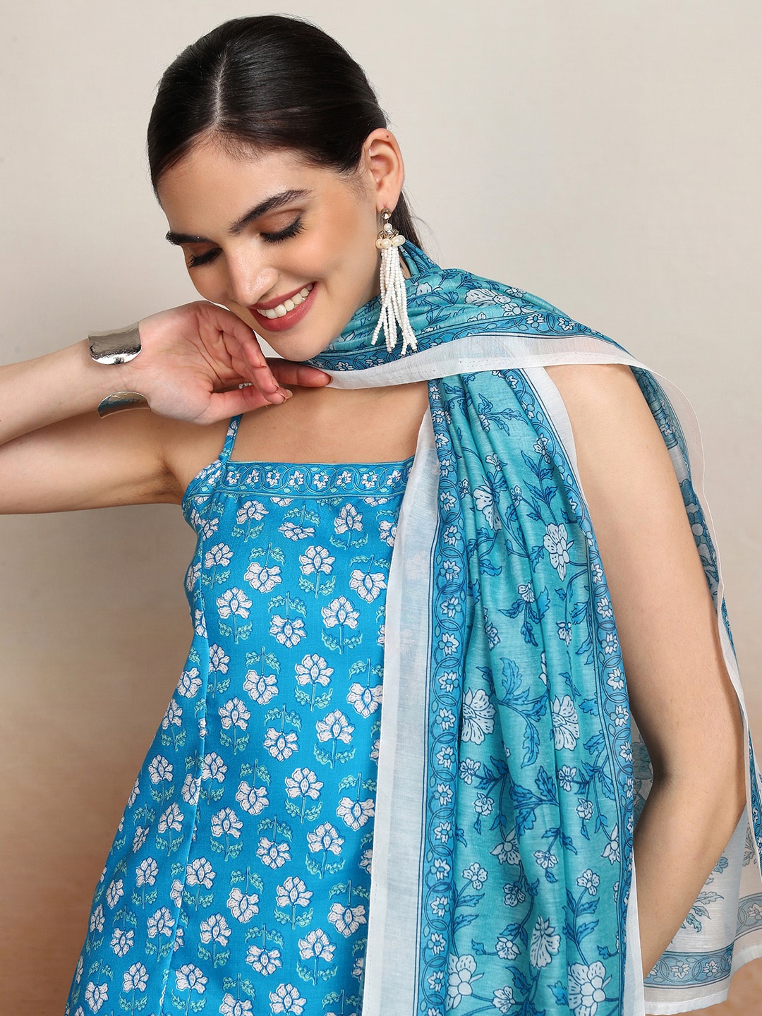 

Vishudh Women Floral Printed Regular Kurta with Patiala & With Dupatta, Blue