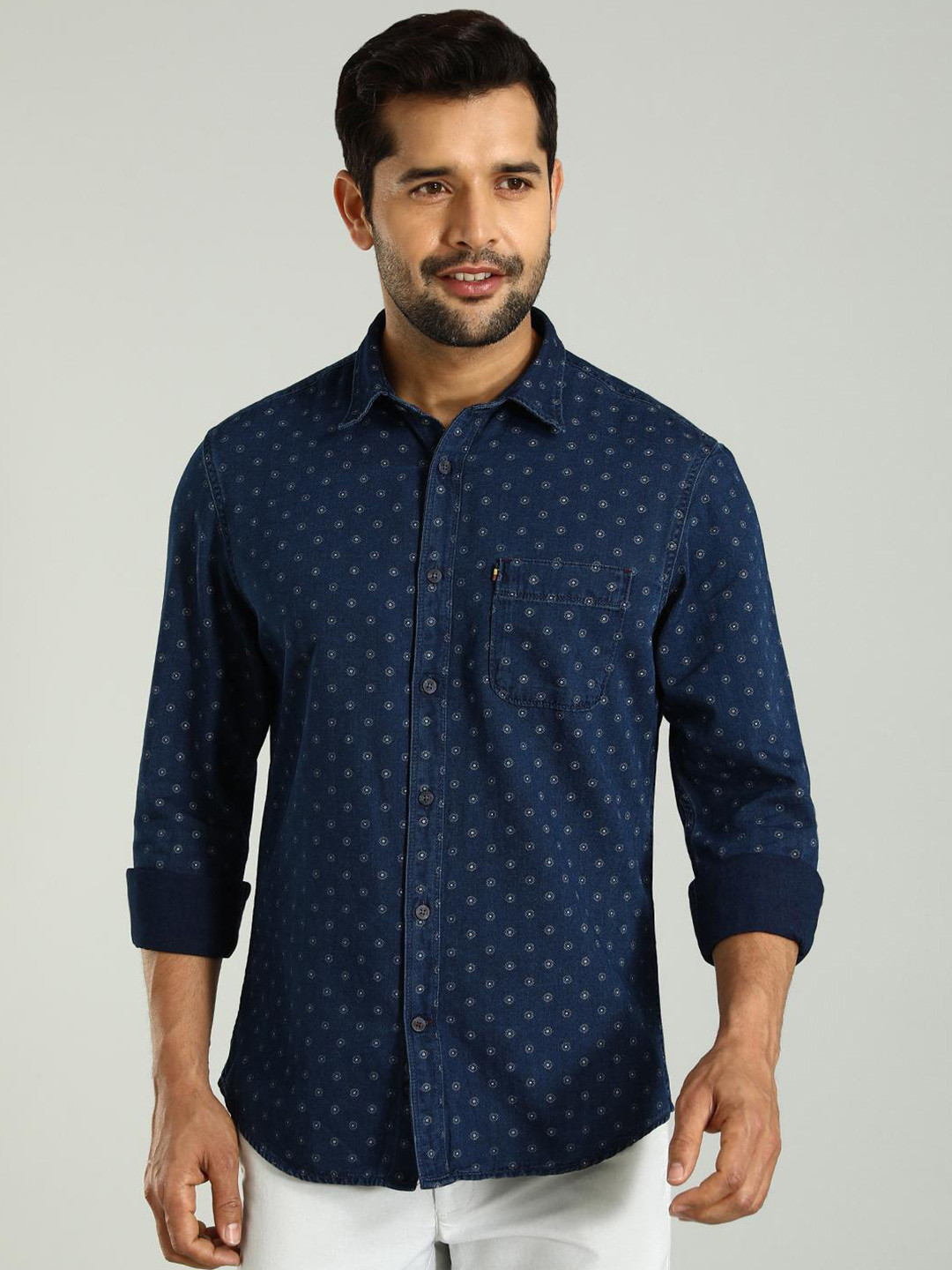 

Indian Terrain Spread Collar Chiseled Skinny Fit Geometric Printed Cotton Casual Shirt, Blue