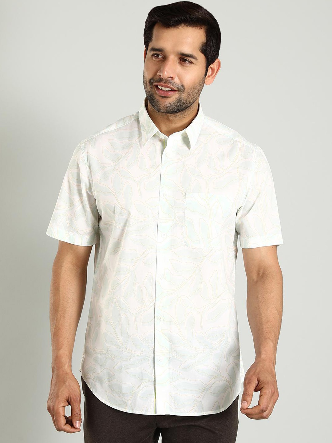 

Indian Terrain Abstract Printed Classic Slim Fit Cotton Opaque Casual Shirt, White