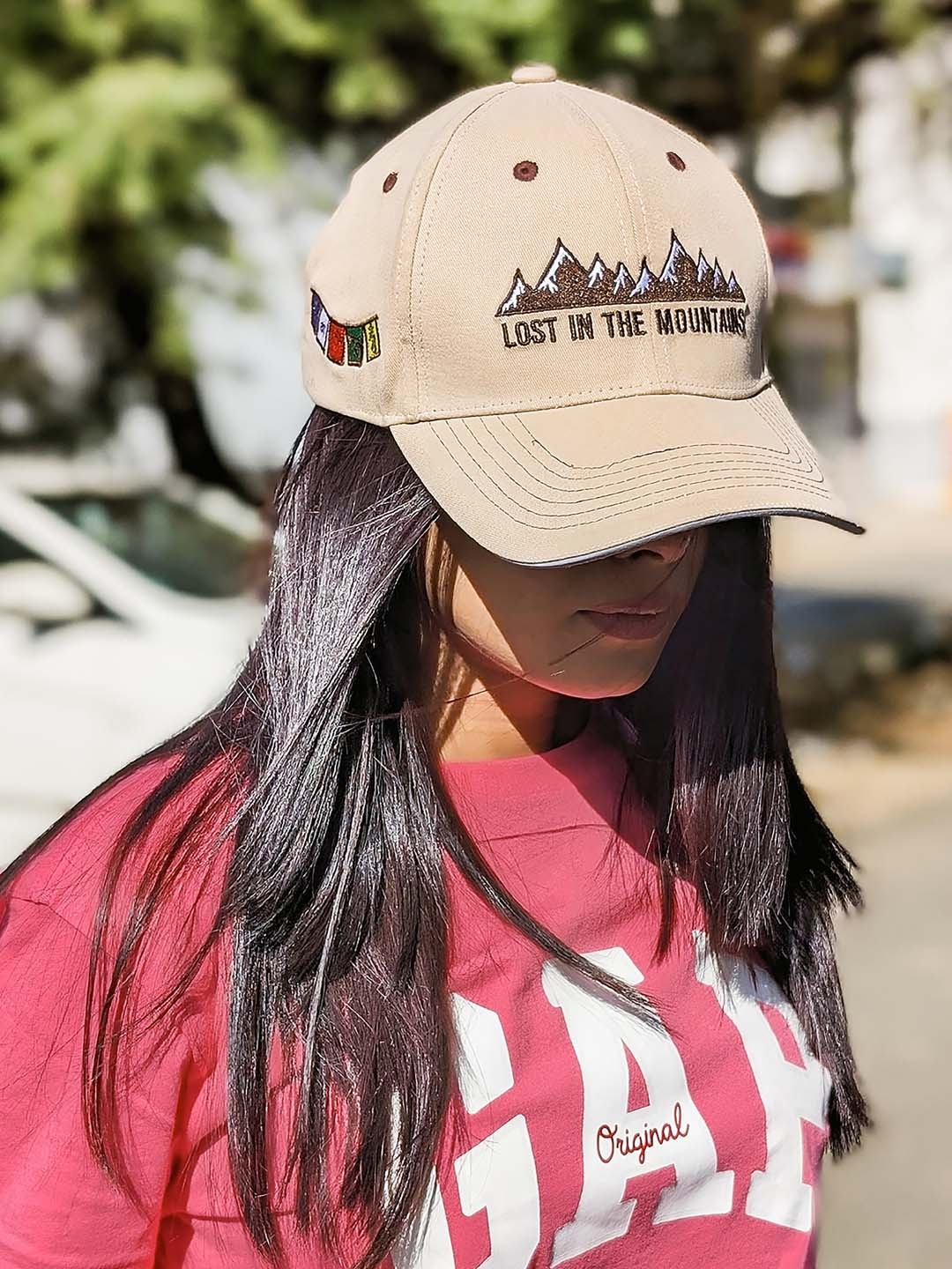 

WANDERLOOMS Unisex Embroidered Baseball Cap, Beige