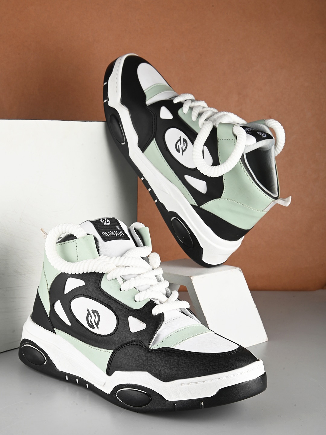

HAKKEL Men Printed Sneakers, Green