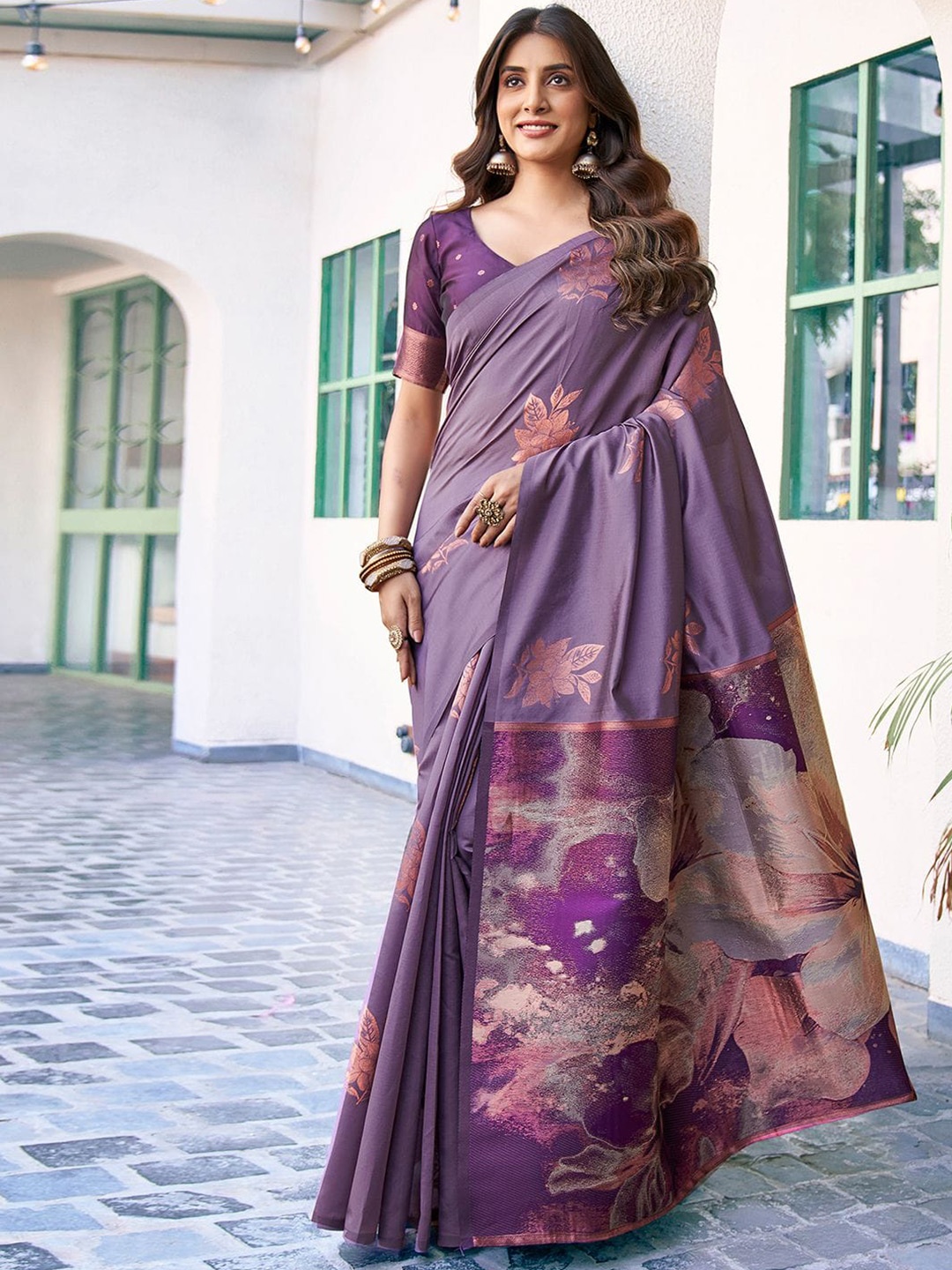 

Mitera Woven Design Zari Silk Blend Banarasi Saree With Blouse Piece, Mauve