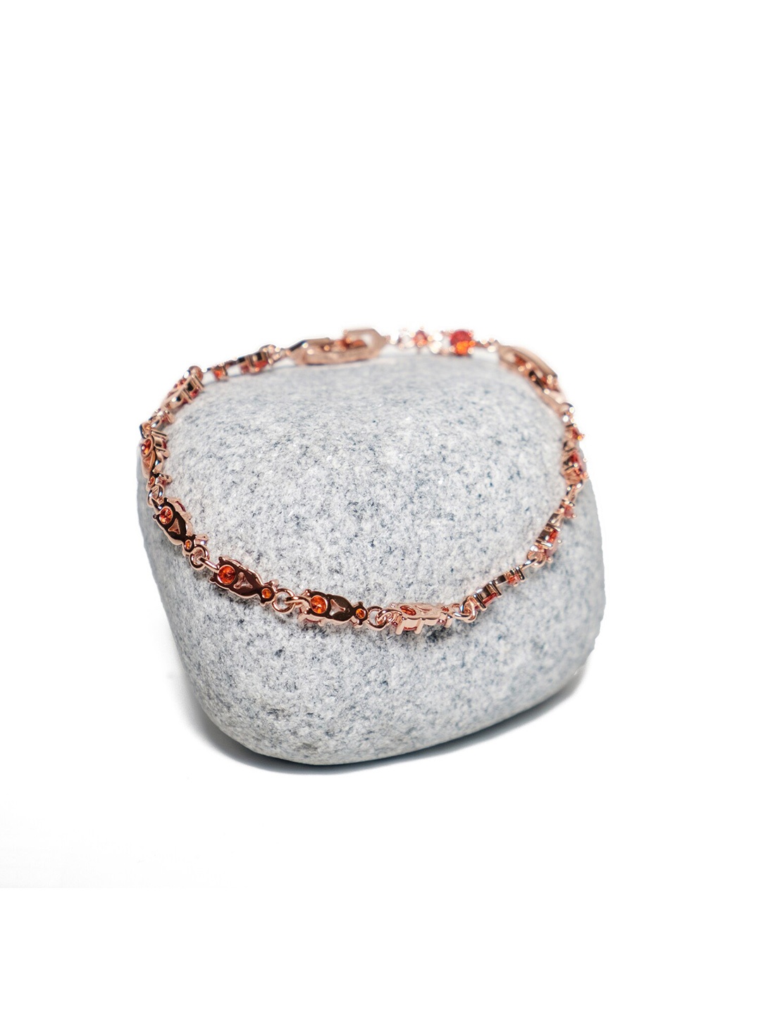 

CHOKORE Garnet Rose Gold Plated Link Bracelet
